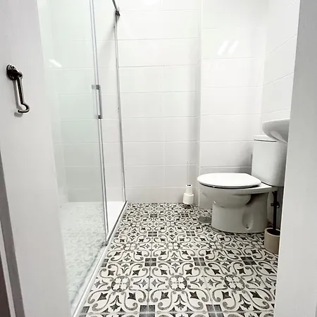 Beautiful, 2 Double Bedrooms In Cristianos, 3 Mins From The Lägenhet