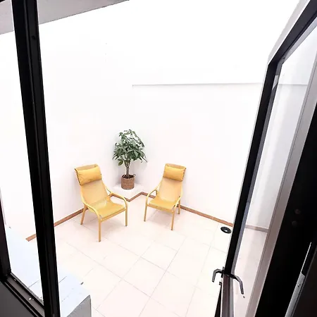 Beautiful, 2 Double Bedrooms In Cristianos, 3 Mins From The *