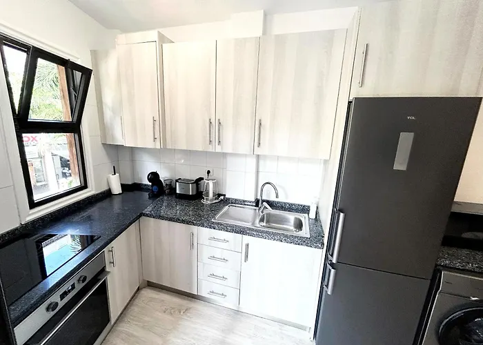 Beautiful, 2 Double Bedrooms In Cristianos, 3 Mins From The * Arona (Tenerife)