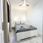 Beautiful, 2 Double Bedrooms In Cristianos, 3 Mins From The *