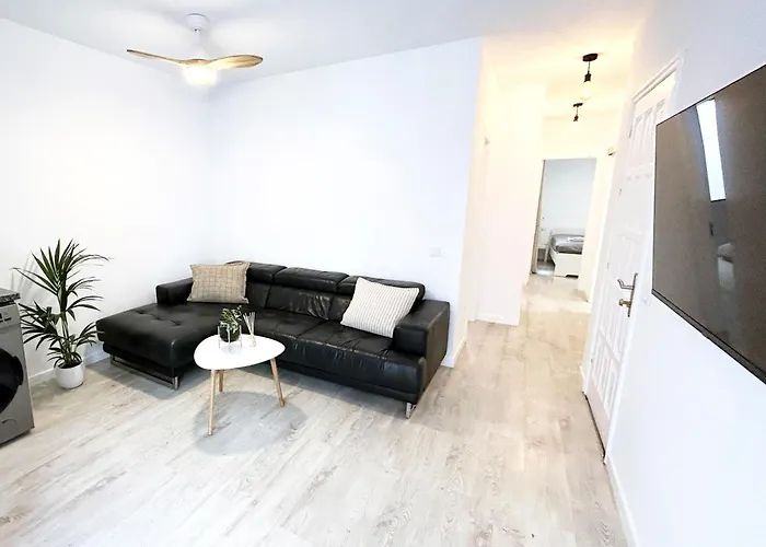 Beautiful, 2 Double Bedrooms In Cristianos, 3 Mins From The Apartment