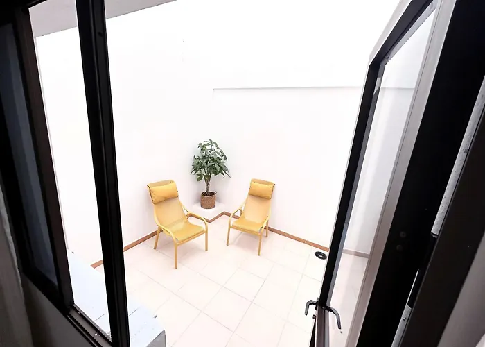 Beautiful, 2 Double Bedrooms In Cristianos, 3 Mins From The *