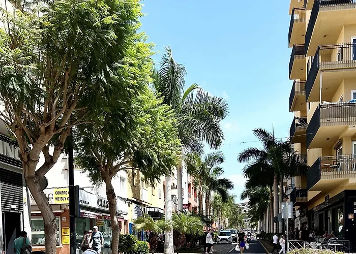 Beautiful, 2 Double Bedrooms In Cristianos, 3 Mins From The *