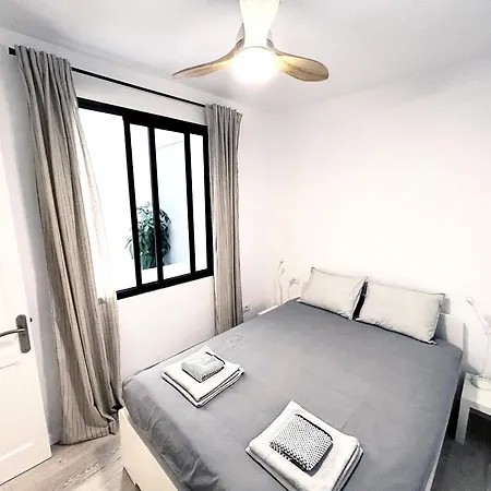 Beautiful, 2 Double Bedrooms In Cristianos, 3 Mins From The