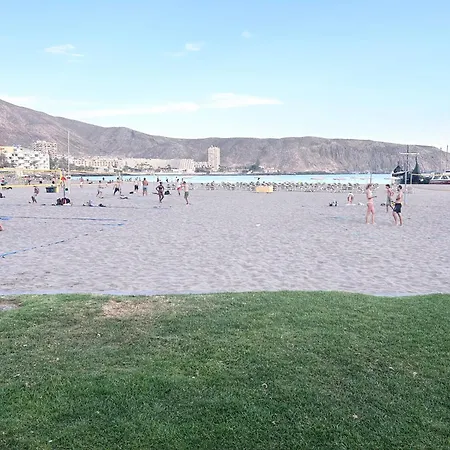 Beautiful, 2 Double Bedrooms In Cristianos, 3 Mins From The * アロナ