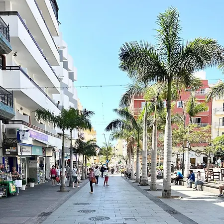 Beautiful, 2 Double Bedrooms In Cristianos, 3 Mins From The * アロナ